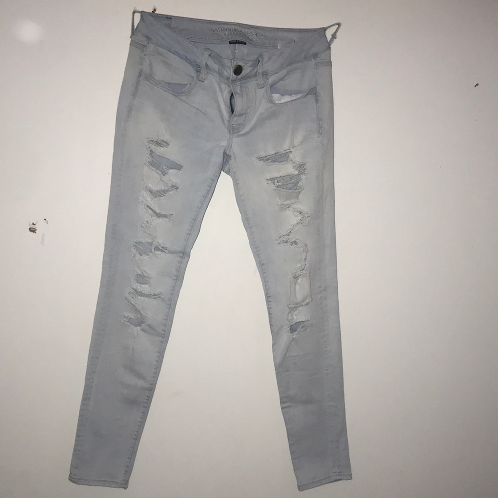 American Eagle distressed light wash jeans